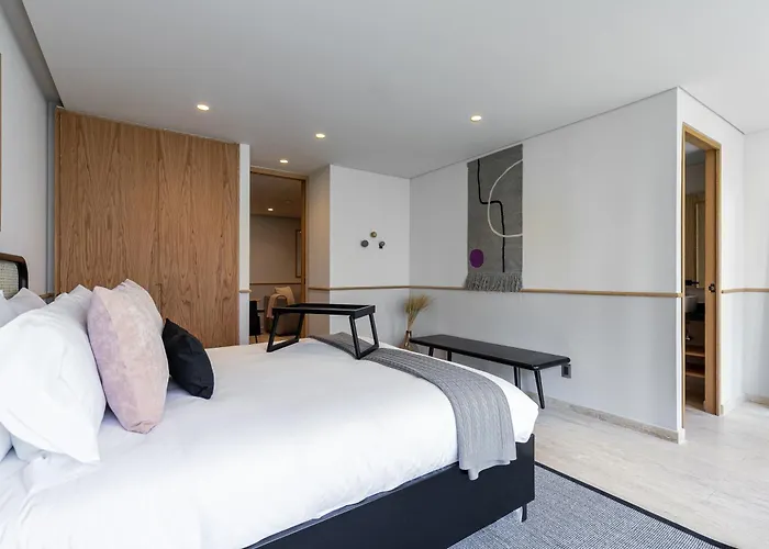 Uliv Antara Apartahotel 4*
