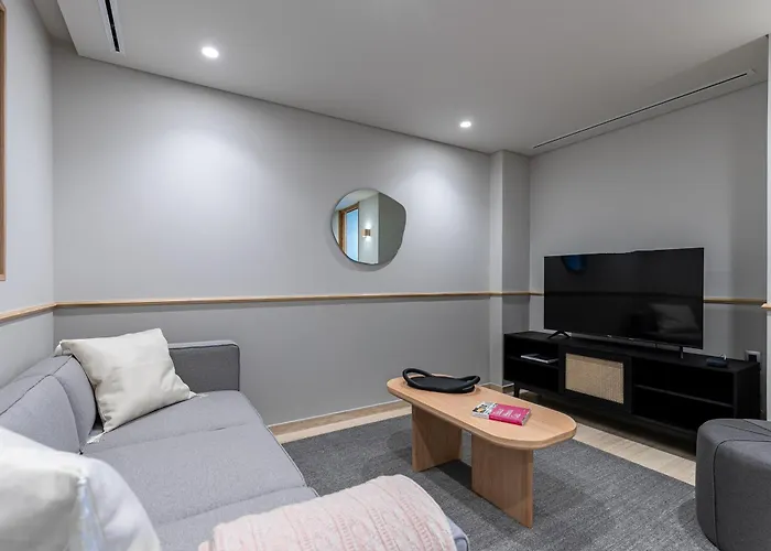 Uliv Antara 公寓式酒店 4*